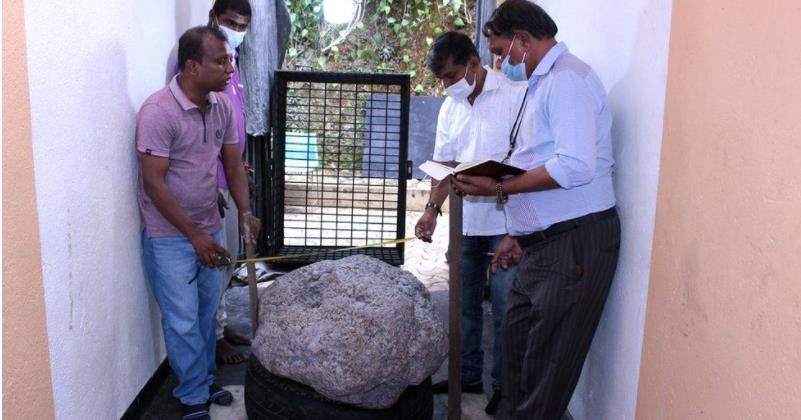 스리랑카 라트나푸라에서 발견된 세계 최대 크기의 사파이어 원석. BBC 캡처