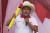 지난 5월 대선 유세 중인 카스티요 당시 후보. 자유페루당의 상징인 연필 모형과 챙 넓은 모자는 그의 마스코트가 됐다. AP=연합뉴스