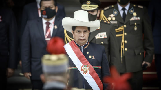 [이 시각] '흙수저 정치신인' 페드로 페루 대통령 취임식