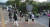 28일 부산 남구보건소 선별진료소 앞에 검사를 받으려는 많은 시민들이 길게 줄서서 차례를 기다리고 있다. 송봉근 기자