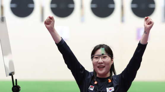 [속보]김민정, 여자 25m 권총 銀…대회 사격 첫 메달