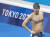 30일 도쿄 아쿠아틱스 센터에서 열리는 도쿄올림픽 수영 남자 50m 자유형 예선 경기를 앞두고 한국 황선우가 몸을 풀고 있다. [연합뉴스]