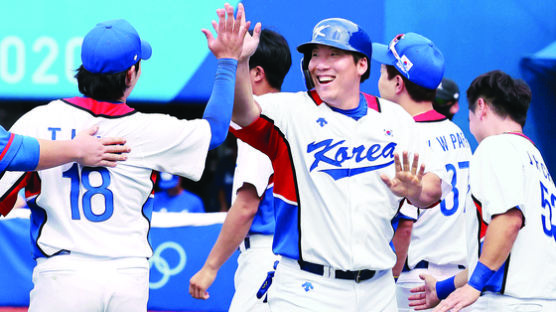 오지환·김현수 투런포…한국, 이스라엘에 11대1 콜드승