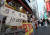 지난달 25일 서울 명동 거리에서 한 가게가 점포 정리 세일을 하고 있다. 뉴스1