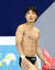 3일 오후 일본 도쿄 아쿠아틱스 센터에서 열린 남자 다이빙 3ｍ 스프링보드 결승 경기. 한국 우하람이 마지막 라운드 연기를 펼친 뒤 점수를 확인하고 있다. 연합뉴스