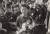 1969년 서울 남산초등학교 졸업식에서 졸업 축하 꽃다발을 든 최재형 전 감사원장. [최재형 캠프 제공]