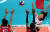 36년만에 올림픽 4강에 진출한 대한민국 여자배구 국가대표팀의 김연경이 2012년 8월 9일(현지시간) 런던 얼스코트에서 열린 세계최강 미국과의 준결승에서 강스파이크를 날리고 있다. 올림픽사진공동취재단