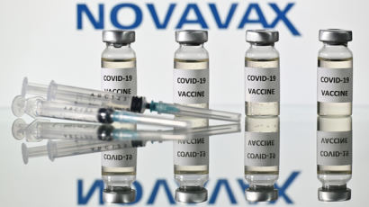 노바백스 백신 4분기 긴급사용 신청…한국 백신 개발은 언제쯤