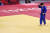 안창림이 지난달 26일 도쿄올림픽 유도 남자 73kg급 동메달 결정전에서 루스탐 오루조프(아제르바이잔)를 상대로 승리한 후 주먹을 들어 보이고 있다. 연합뉴스