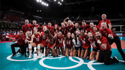 미국, 브라질 꺾고 여자배구 금메달… MVP는 조던 라슨