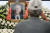 지난해 7월 촬영된 사진. 경북 칠곡군 다부동전적기념관에 마련된 고(故) 백선엽 장군 분향소를 찾은 6·25참전용사 송익선(95)옹. 백 장군을 향해 거수경례하고 있다. 뉴스1