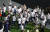 8일 오후 일본 도쿄 국립경기장에서 열린 '2020 도쿄올림픽' 폐막식에 대한민국 선수 및 대한체육회 관계자들이 입장하고 있다뉴스1