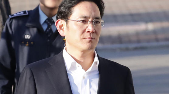 JY가석방에…정치권 "의미있는 결정" "돈도 실력 선언한 것"
