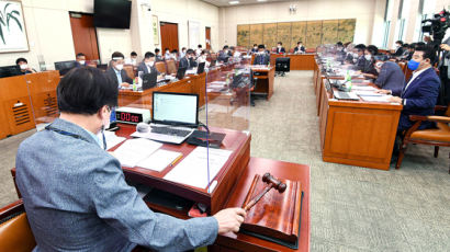 “언론중재법, 민주주의 토대 무너뜨린다” 정의당도 반대