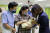 11일 오창화 전국입양가족연대 대표 부부가 베이비박스 한 유기 아동의 가정보호를 맡게 됐다. 사진 김미애 의원실