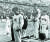 1936년 베를린올림픽에 마라톤 일본 대표로 출전해 금메달을 딴 손기정 선수(사진 가운데). 월계수로 가슴의 일장기를 가렸다. [중앙포토]