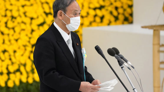 日 스가, 야스쿠니에 공물 봉납...'가해 책임' 언급은 없었다 