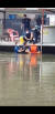 지난 14일 오전 경기 파주시 한 낚시터에서 경찰들이 물에 뛰어내린 남성을 구조하는 모습. 경기북부경찰청