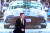 지난해 1월 중국서 열린 중국산 모델 Y 개막식에서 일론 머스크 테슬라 CEO가 모델 3 배경 이미지 앞을 지나고 있다. 로이터 연합뉴스