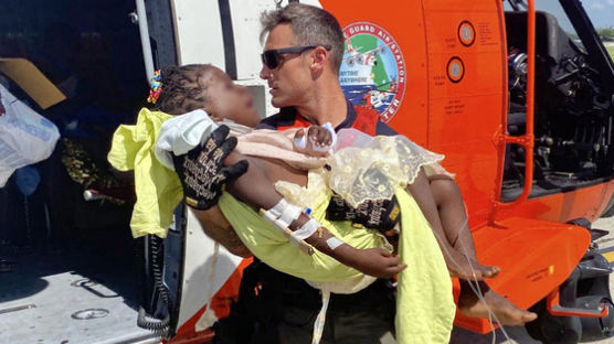 아이티 지진 사망자 1297명으로…"우리에게 남은 건 신밖에"