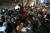 13일 서울 영등포구에 위치한 '머지포인트' 운영사 머지플러스 본사를 찾은 가입자들이 포인트 환불을 요구하며 항의하고 있다. [뉴스1]