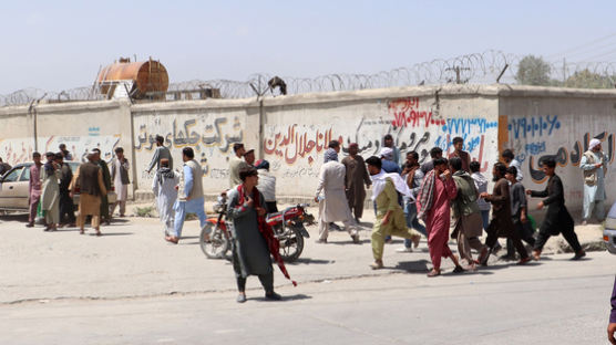 [속보] 마지막 교민도 떠났다…아프간 대사관 인원 전원 철수