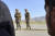 16일(현지시간) 미군들이 아프가니스탄 수도 카불 국제공항에서 만약의 사태에 대비하고 있다. [AP=연합뉴스]