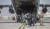 23일(현지시간) 아프가니스탄 카불 하미드 카르자이 국제공항에서 미군 수송기에 탑승하는 아프간인들. AFP=연합뉴스