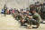 아프가니스탄의 반 탈레반 저항군이 23일 아프간 북부 판지시르주 다라 지역에서 군사훈련을 하고 있다. AFP=연합뉴스