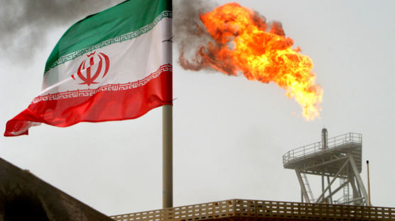 탈레반, 이란이 숨통 틔우나…“접경지대 연료 판매 재개”