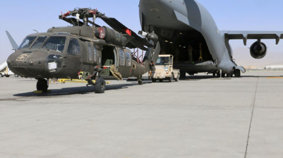 Mi-17·블랙호크 탈취한 탈레반…“첨단 무기 북한 등에 판매 우려”
