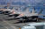 영국 해군의 퀸엘리자베스함 갑판에 스텔스 수직이착륙 전투기인 F-35B가 보인다. AFP=연합