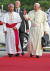 2014년 8월 한국을 방문한 프란치스코 교황와 유흥식 대주교가 김대건 신부의 생가로 함께 걸어가고 있다. 유 대주교는 지난 6월 40만명의 천주교 사제 등을 관리하는 교황청 성직자성 장관으로 임명됐다. [AP]