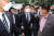 국민의힘 대선주자인 유승민 전 의원이 27일 오전 기자회견을 하기위해 대구시당에 도착하고 있다. 연합뉴스