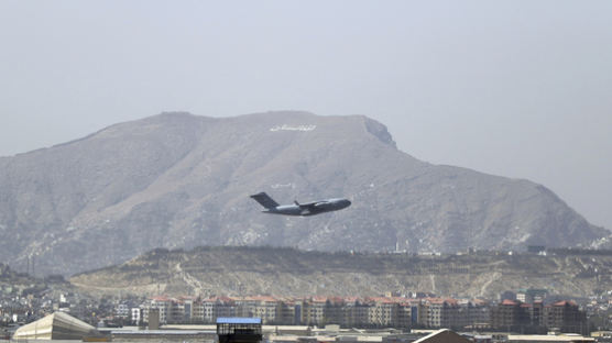 佛·英, 카불에 '안전지대' 추진한다 … "인도주의 탈출 위해" 