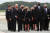  조 바이든 미국 대통령과 부인 질 바이든 여사, 로이드 오스틴 국방장관 등이 29일 델라웨어주 도버 공군 기지에서 아프가니스탄 카불 국제공항 테러로 전사한 장병들의 유해를 맞았다. [로이터=연합뉴스]