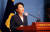 윤희숙 국민의힘 의원이 지난 25일 국회 소통관에서 기자회견을 열고 대선 경선 및 의원직 사퇴 의사를 밝히고 있는 모습. 뉴스1