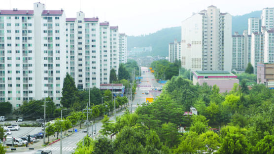 갈 곳 잃은 부동산 뭉칫돈, 비규제로 몰린다 