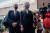 엘리자베스 홈즈가 31일 재판이 열리는 캘리포니아주 산호세 연방법원에 도착했다. AFP=연합뉴스