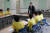 이재용 삼성전자 부회장이 2015년 광주 전남대학교에서 열린 드림클래스 여름 캠프를 방문해 참여 중학생들을 격려하고 있다. [사진 삼성전자]