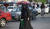 31일(현지시간) 부르카를 입은 아프간 여성들이 카불 시내를 걷고 있다. [AFP=연합뉴스]