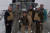2008년 2월 당시 상원의원이던 조 바이든(왼쪽에서 넷째) 미 대통령이 척 헤이글(맨 왼쪽), 존 케리(맨 오른쪽) 상원의원과 함께 아프가니스탄 쿠나르 지방 도시 아사드 아바드 방문 때 찍은 사진. 통역사 모하메드는 사진에 찍히지 않았다. 사진 미 국무부