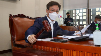 국회의원은 VIP라서?…與김민석, 줄 안 서고 코로나 검사 논란