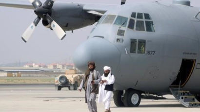 카불 공항 일부 운항 재개…美, 아프간 구호 자금도 다시 가동