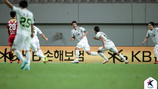 홍정호 실수→결승골…전북, 서울에 4-3 승리