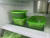 냉장고에 정리해 놓은 그린박스들. 물기가 많은 과일이나 채소는 키친타월을 바닥에 넣어두면 보관 기간이 더 늘어난다. [사진 권민경]