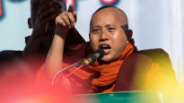 “군대를 부처님처럼 경배하라”는 ‘불교계 빈 라덴’ 풀려난 까닭 