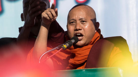 “군대를 부처님처럼 경배하라”는 ‘불교계 빈 라덴’ 풀려난 까닭 
