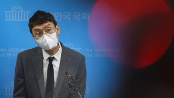 “기억 안 난다” 검찰에 공 떠넘긴 김웅…‘직권남용’도 논란