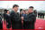 시진핑 중국 국가주석(왼쪽)이 지난 2019년 6월 평앙 공항에 도착해 환영나온 김정은 북한 국무위원장(오른쪽)과 악수하고 있다. [조선중앙통신]